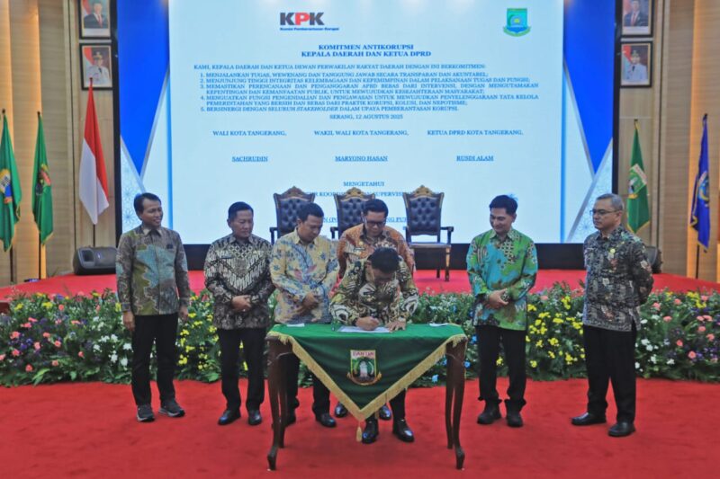 Komitmen Berantas Korupsi, Wali Kota Tangerang Tekan Komitmen dengan KPK.
