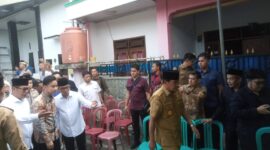 Kunjungi Kediaman Keluarga Andika Lutfi Falah, Gubernur Banten Andra Soni Sampaikan Belasungkawa.