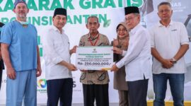 Wagub Banten A Dimyati Natakusumah Buka Operasi Mata Katarak Gratis Baznas Provinsi Banten.