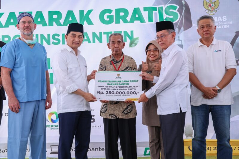 Wagub Banten A Dimyati Natakusumah Buka Operasi Mata Katarak Gratis Baznas Provinsi Banten.