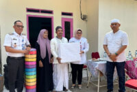 Wabup Tangerang Intan Serahkan Hasil Program Bedah Rumah Warga Cikasungka Solear.